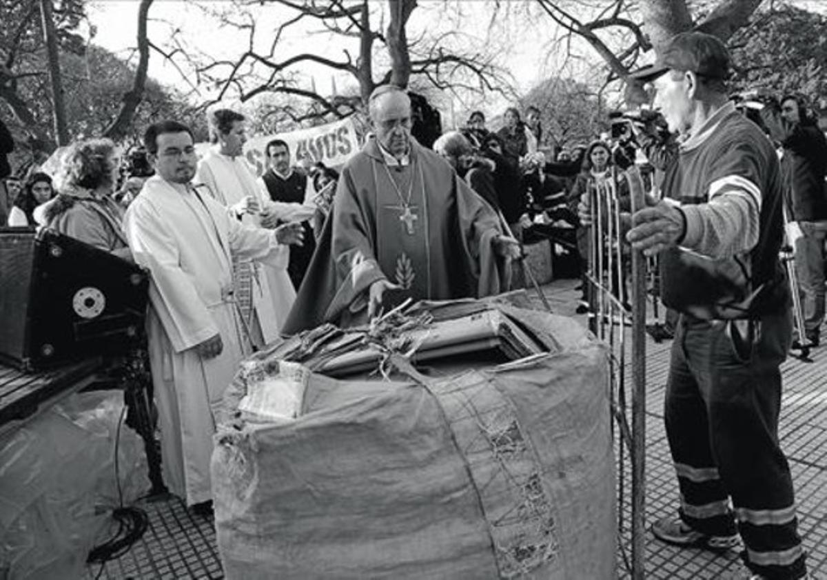 En la calle 8 Jorge Mario Bergoglio, en un acto público en Argentina.
