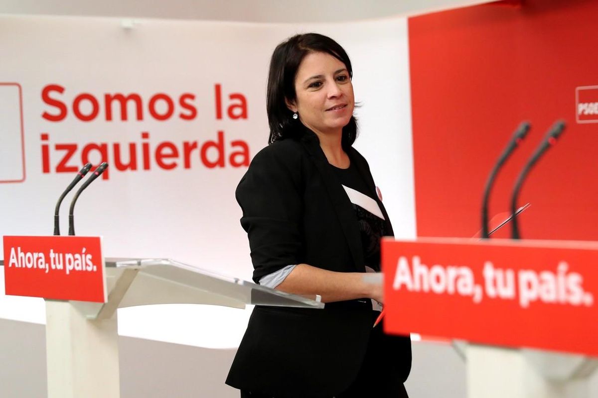 La vicesecretaria general del PSOE Adriana Lastra durante la rueda de prensa, este martes. La vicesecretaria general del PSOE Adriana Lastra durante la rueda de prensa, este martes.