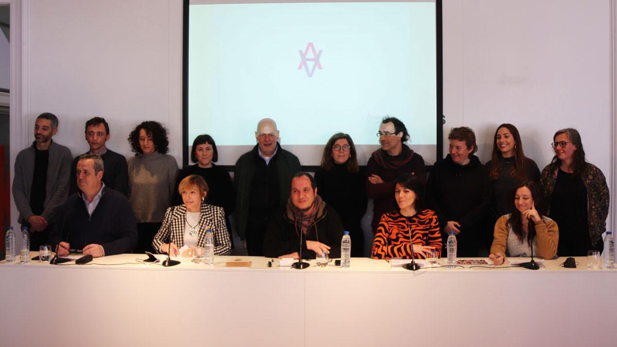 Integrantes del grupo del Acord Social per a l’Amnistia i l’Autodeterminació, en el Col·legi de Periodistes.