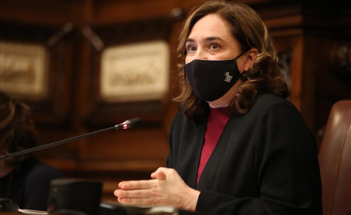 Ada Colau en el pleno del Ayuntamiento de Barcelona.