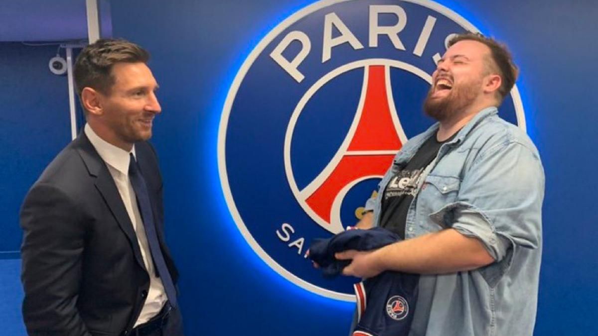 Leo Messi e Ibai Llanos en las instalaciones del PSG Leo Messi e Ibai Llanos en las instalaciones del PSG