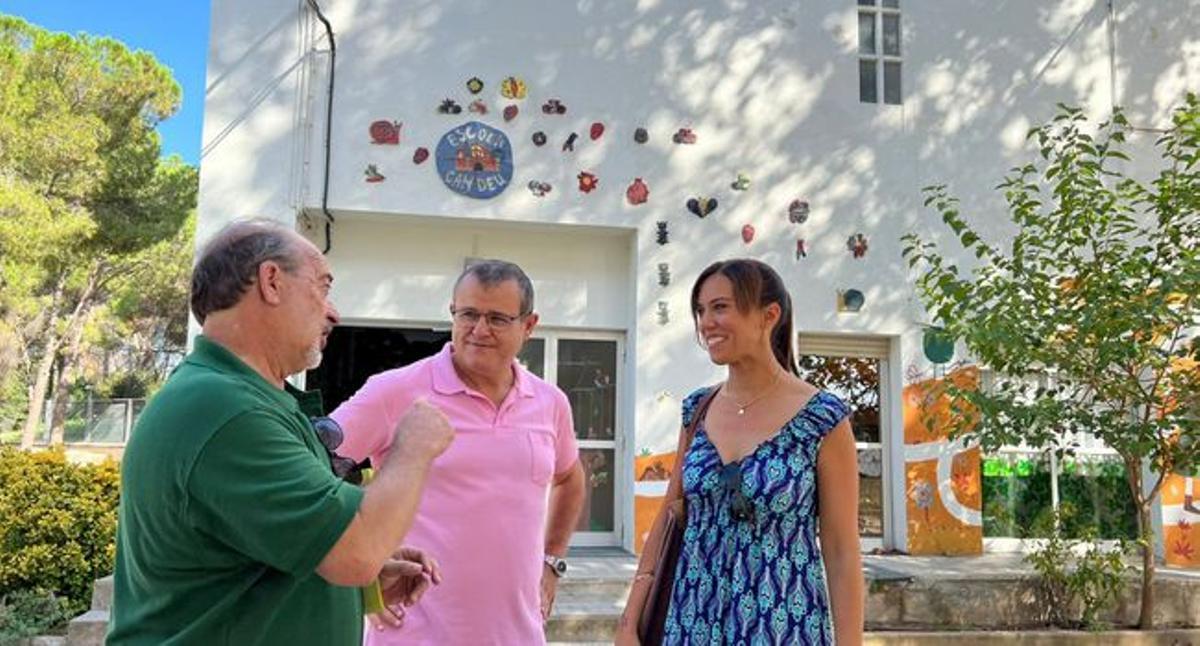 La alcaldesa Marta Farrés de visita a la escuela Can Deu.