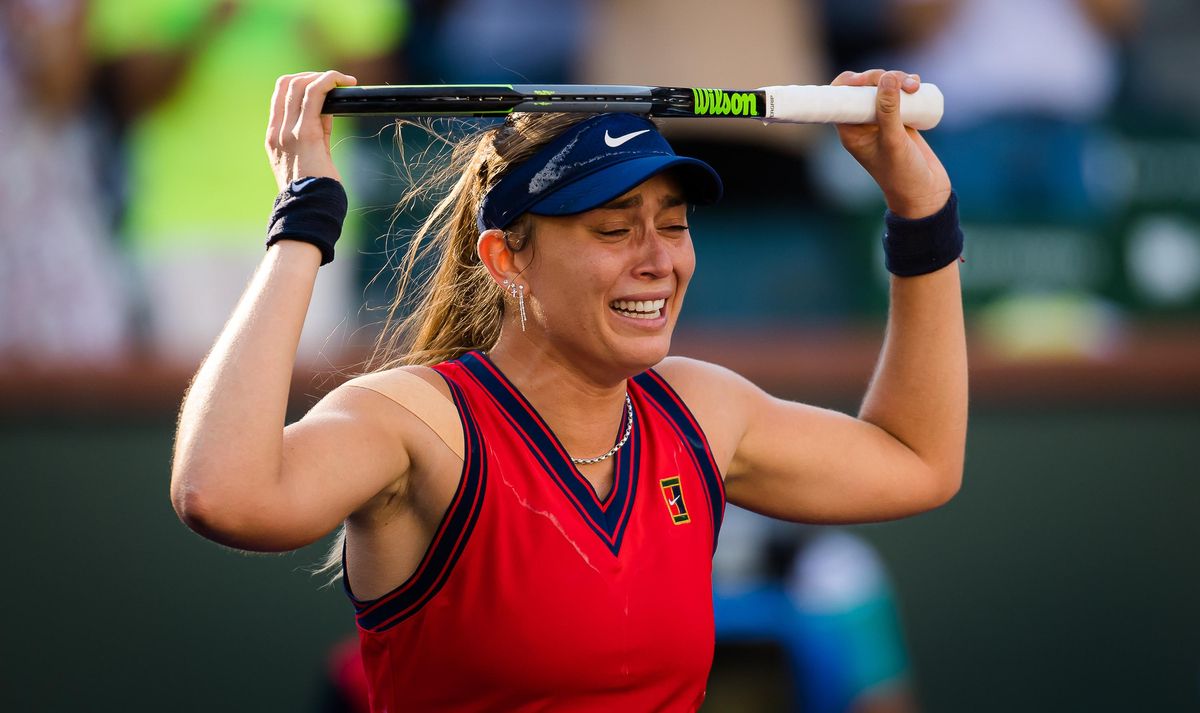 Paula Badosa se emociona al celebrar su fantástica victoria ante Azarenka en Indian Wells. Paula Badosa se emociona al celebrar su fantástica victoria ante Azarenka en Indian Wells.