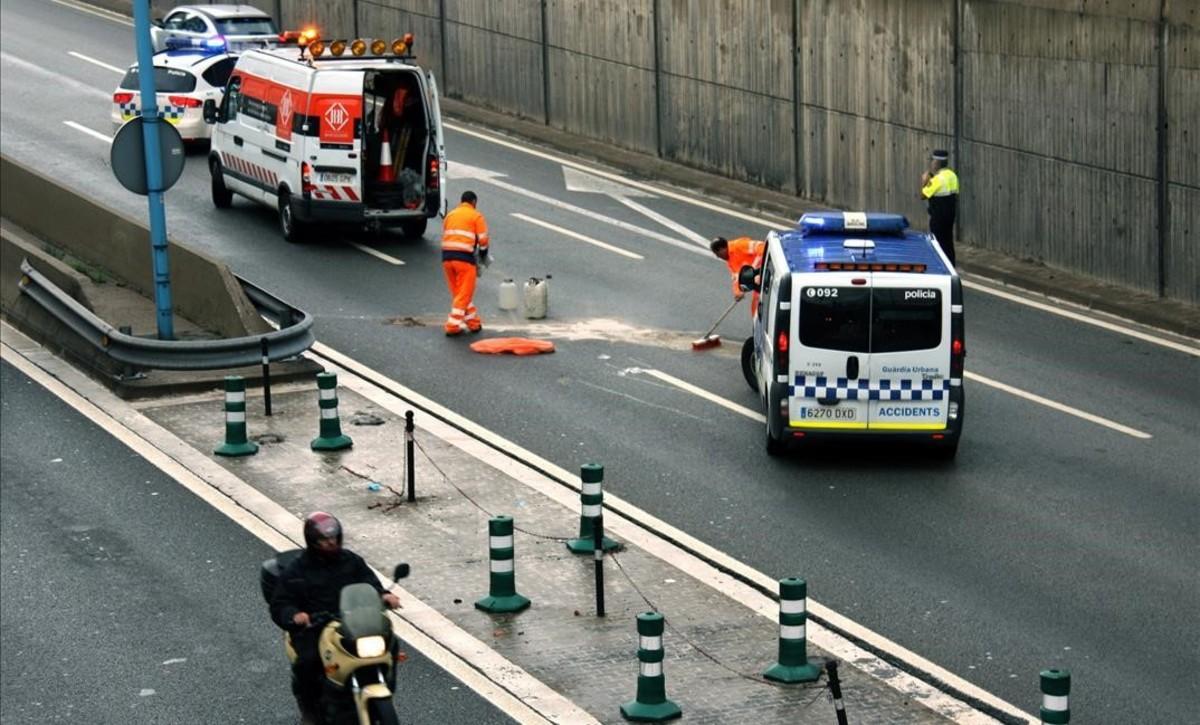 Muere Un Motorista En La Ronda Litoral De Barcelona