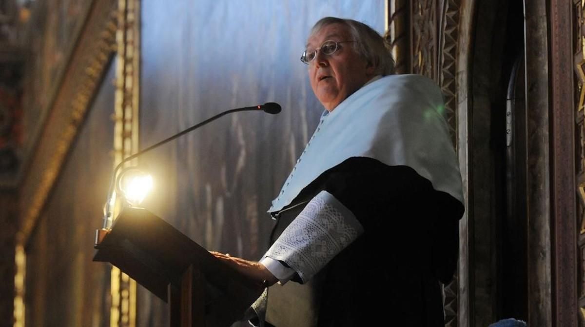 Paul Preston, durante el acto en el que ha sido investido Doctor Honoris Causa por la Universitat de Barcelona. Paul Preston, durante el acto en el que ha sido investido Doctor Honoris Causa por la Universitat de Barcelona.