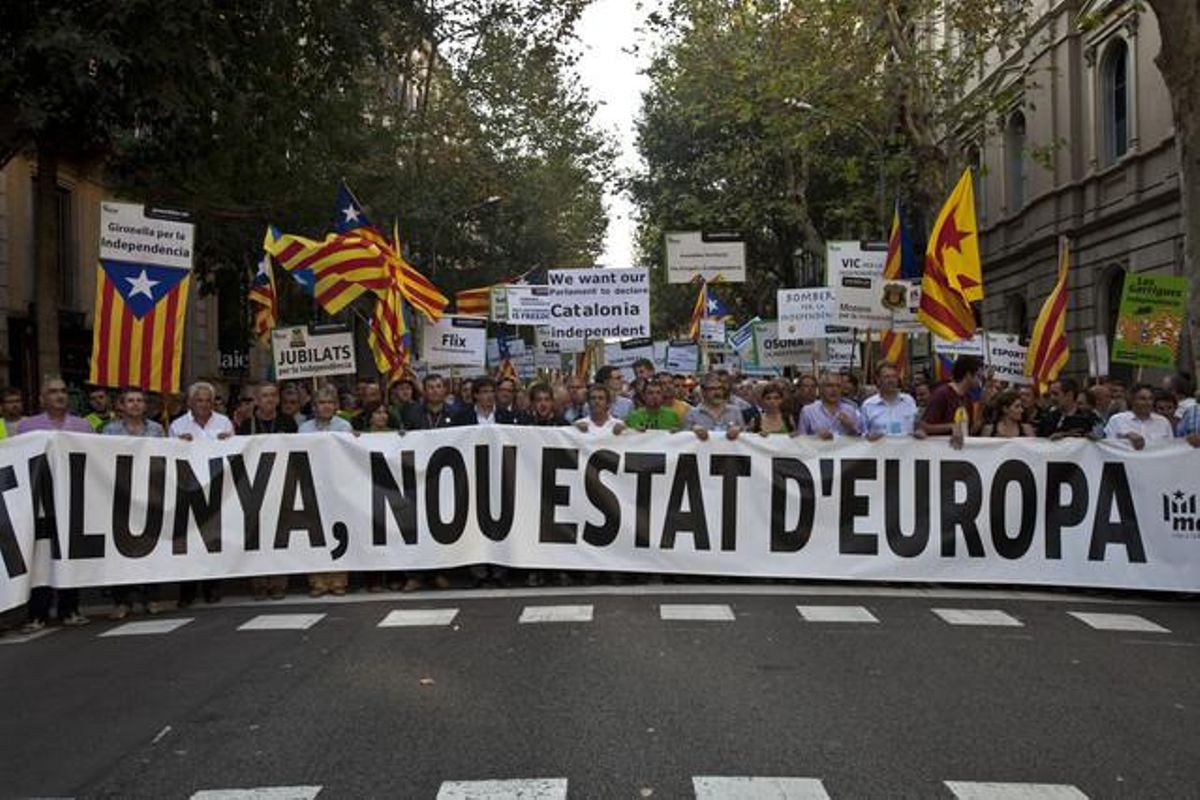 Pancarta con el lema de la manifestación de la Diada. Pancarta con el lema de la manifestación de la Diada.