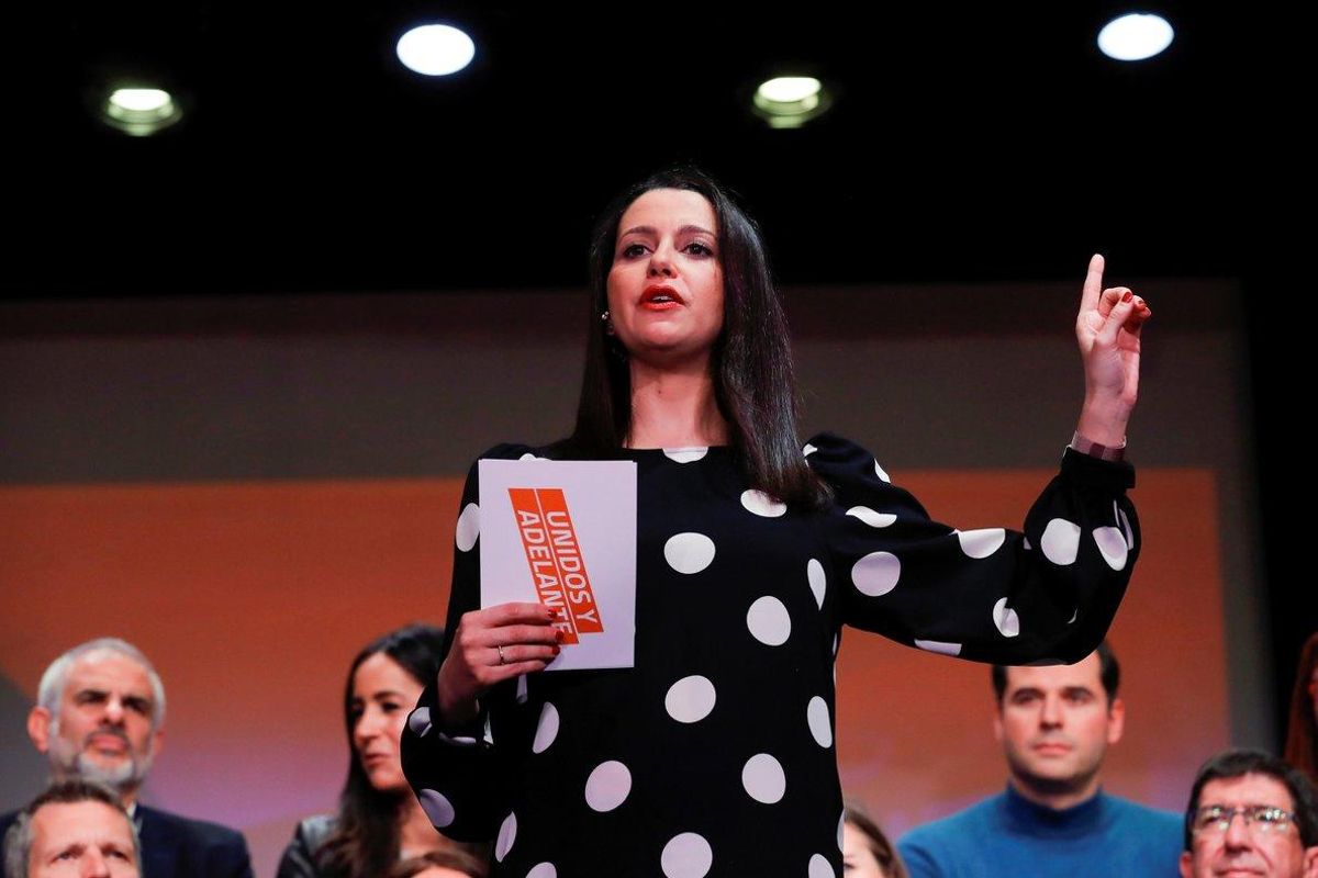 -FOTODELDÍA- GRAF9472. MADRID, 01/03/2020.- La portavoz parlamentaria de Ciudadanos, Inés Arrimadas, acompañada por varios líderes de la formación naranja, durante la presentación de la campaña Unidos y Adelante de su candidatura para liderar el partido, este domingo en Madrid. EFE/Chema Moya -FOTODELDÍA- GRAF9472. MADRID, 01/03/2020.- La portavoz parlamentaria de Ciudadanos, Inés Arrimadas, acompañada por varios líderes de la formación naranja, durante la presentación de la campaña Unidos y Adelante de su candidatura para liderar el partido, este domingo en Madrid. EFE/Chema Moya