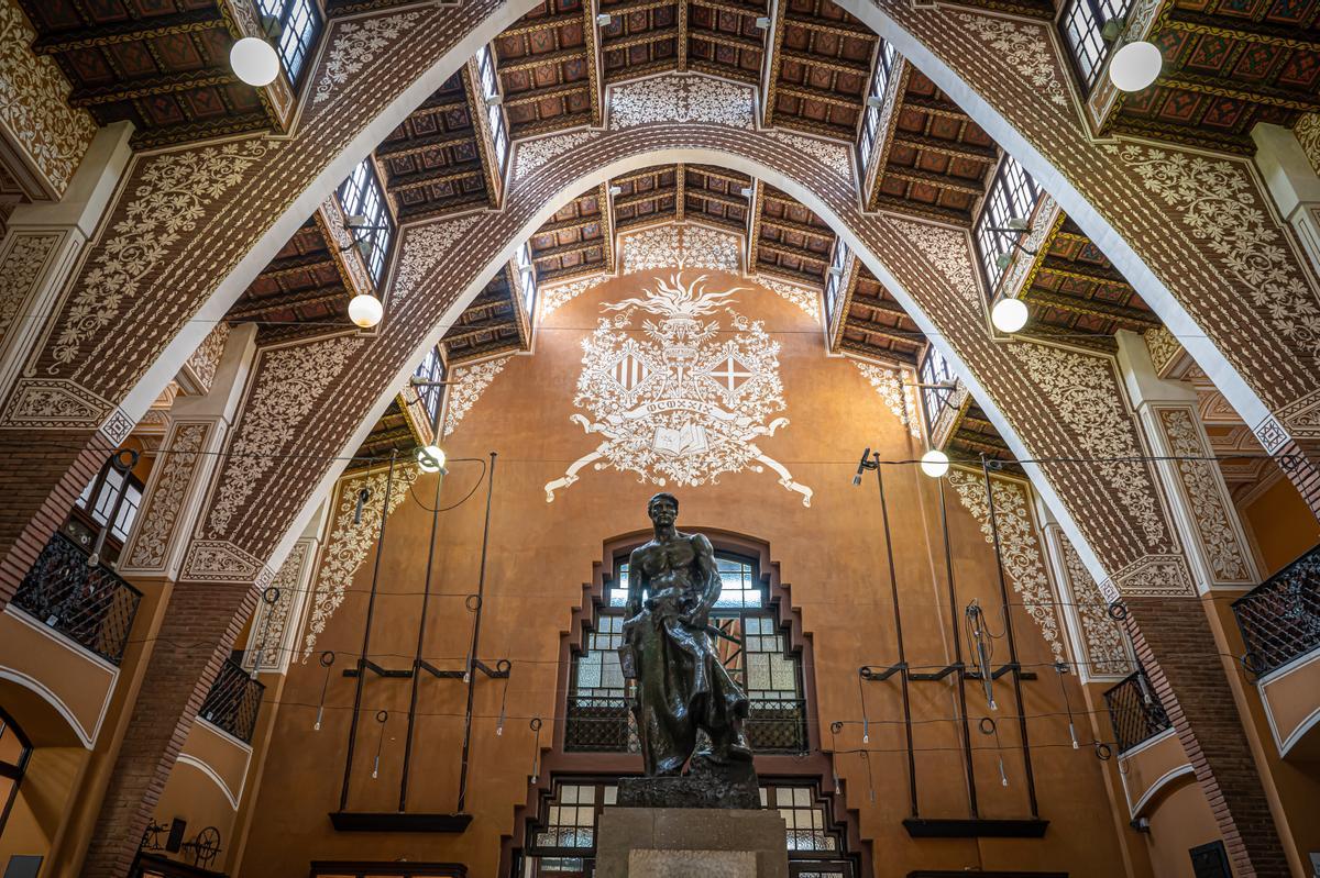 Capilla oculta de la residencia Ramon Llull, dentro la Escola ...