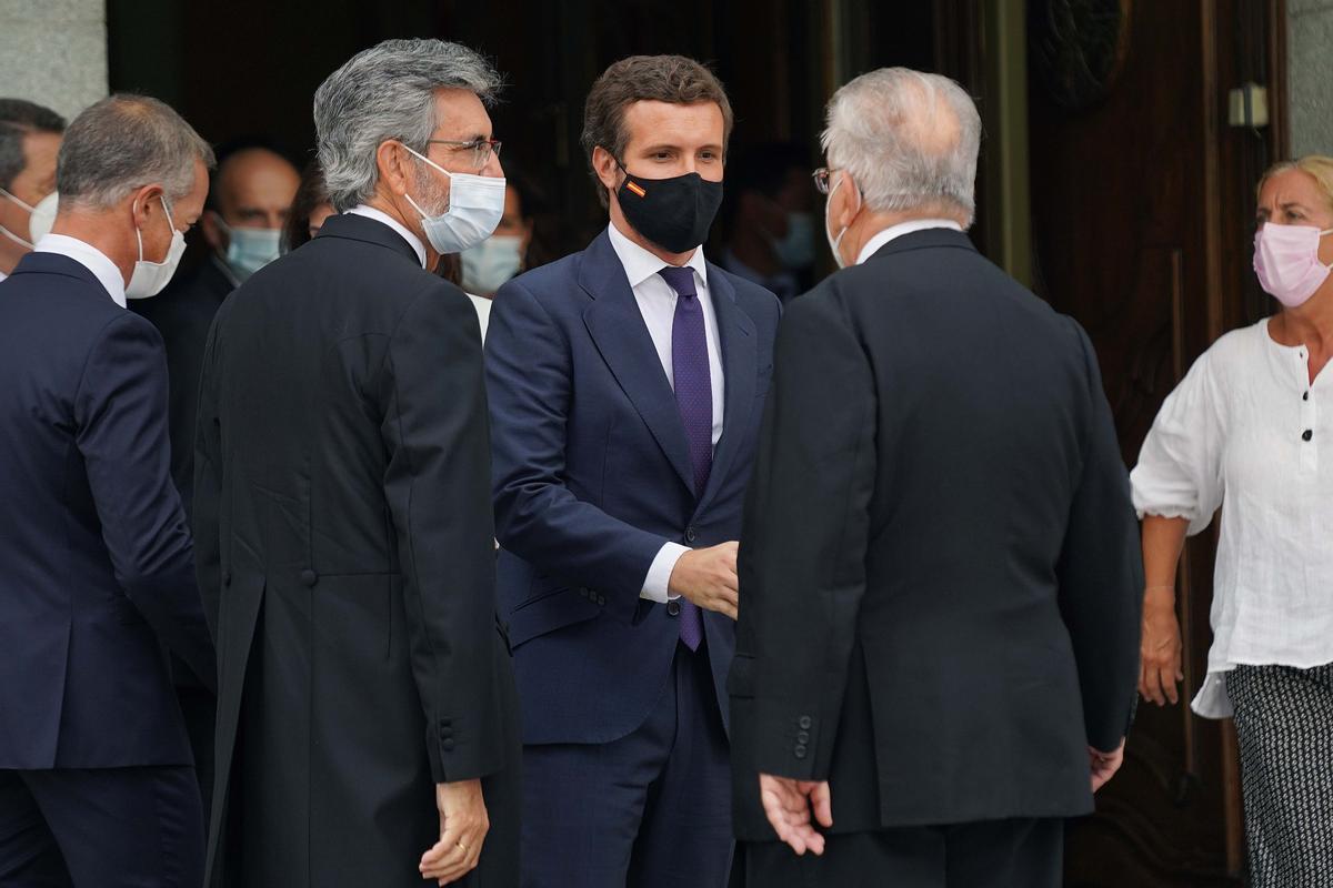 Apertura del Año Judicial , en la imagen Pablo Casado conversa con el presidente del Supremo Carlos Lesmes y del Constitucional Juan Jose Gonzalez Rivas.