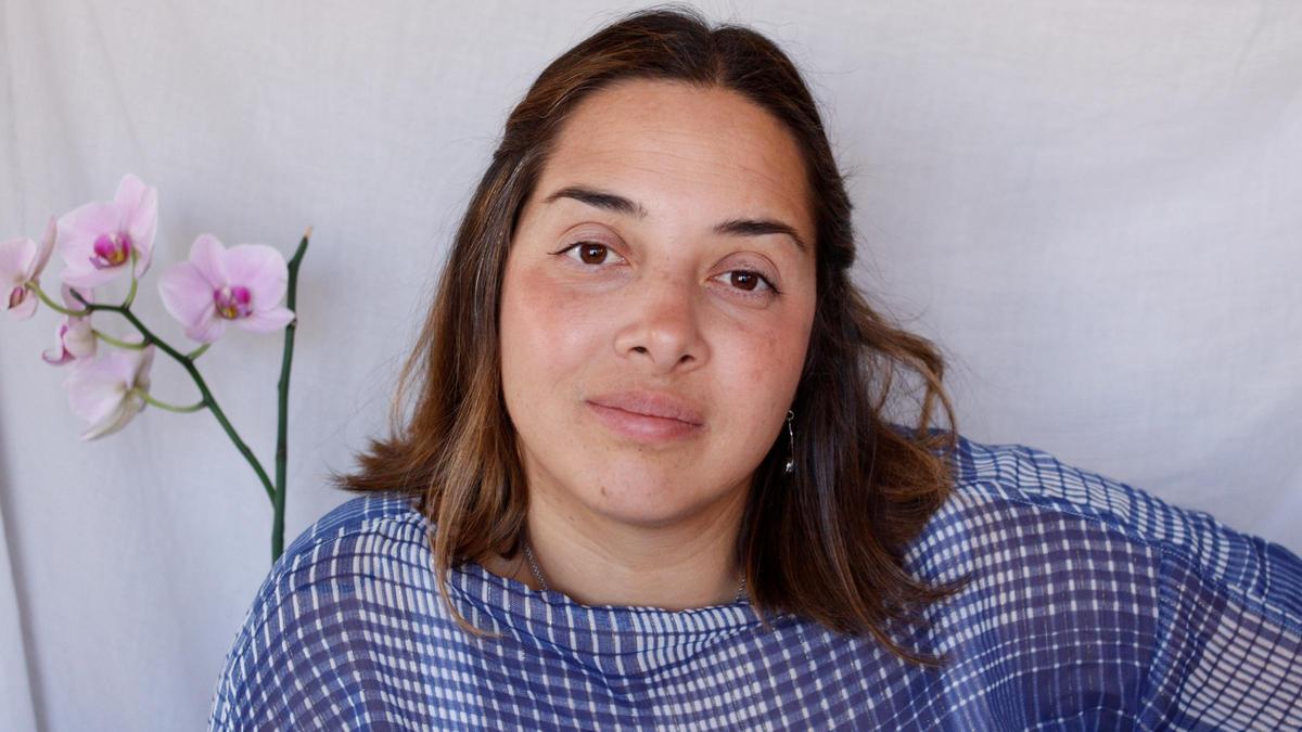 Nazareth Olivera, matrona, autora de ’Ser mamá’ y del blog ’Comadrona en la ola’. Nazareth Olivera, matrona, autora de ’Ser mamá’ y del blog ’Comadrona en la ola’.