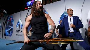 MARIO ANZUONICast member Momoa performs a haka dance at the premiere for Aquaman in Los AngelesCast member Jason Momoa (L) performs a haka dance at the premiere for Aquaman in Los Angeles, California, U.S., December 12, 2018. REUTERS/Mario Anzuoni