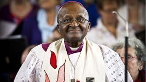 Desmond Tutu celebra un servicio religioso en una iglesia en Deventer (Países Bajos), el 21 de septiembre del 2012.