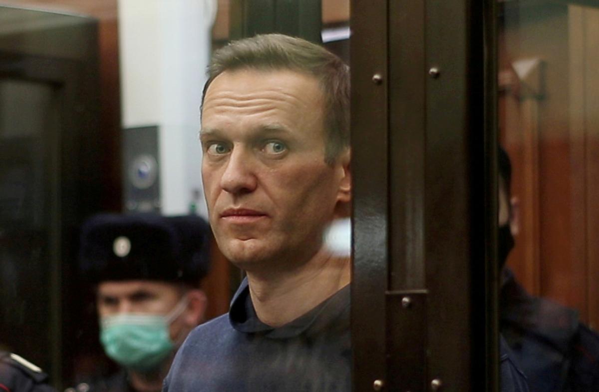 Alexéi Navalni frente al tribunal de Moscú el pasado 2 de febrero.