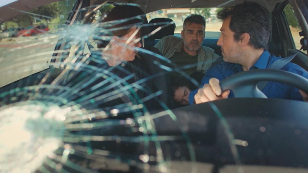 Tragedia en la serie 'Mujer': muere uno de los personajes principales tras sufrir un accidente Tragedia en la serie 'Mujer': muere uno de los personajes principales tras sufrir un accidente