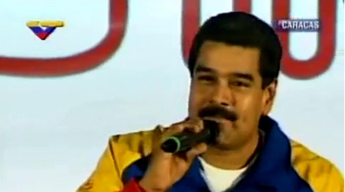 Maduro anuncia la instalación de fábricas de preservativos para blindar a la patria de embarazos precoces.