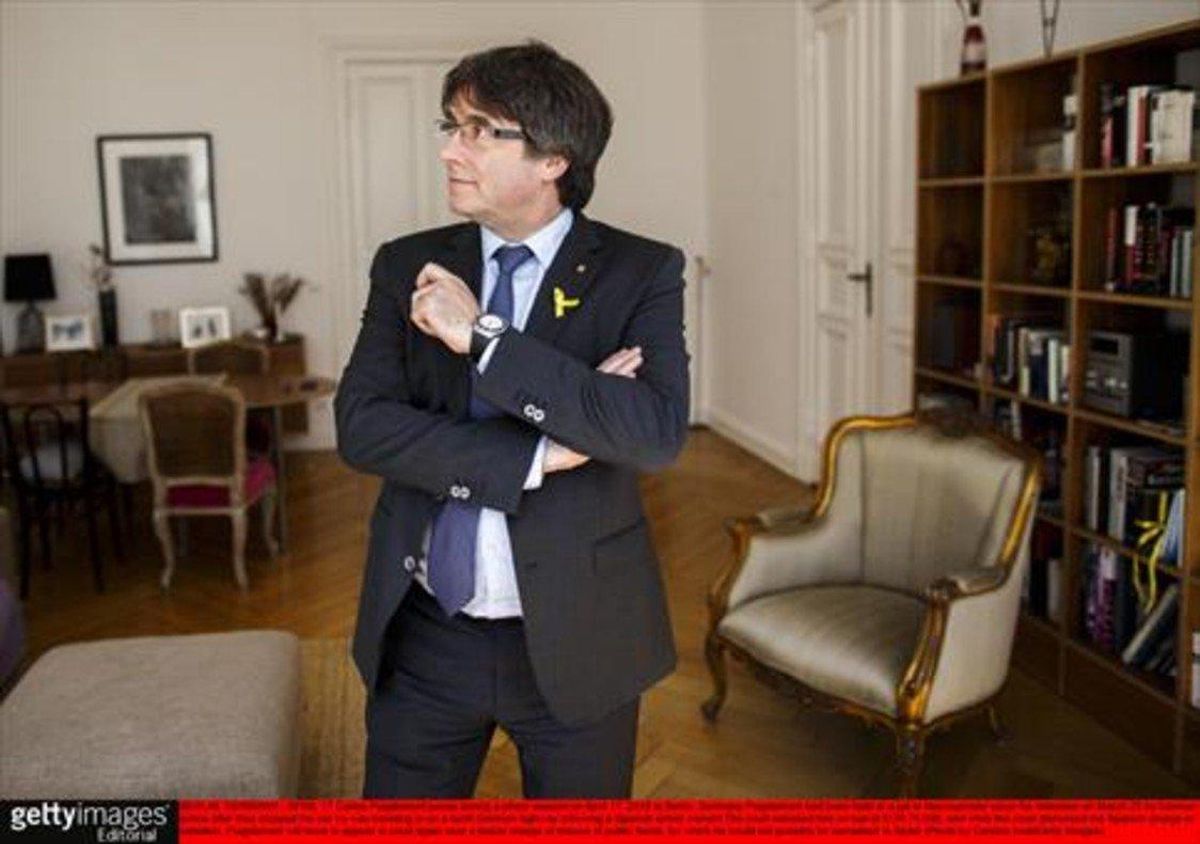 El ’expresident’ Carles Puigdemont posaayer en una sesión fotográfica en Berlín. El ’expresident’ Carles Puigdemont posaayer en una sesión fotográfica en Berlín.