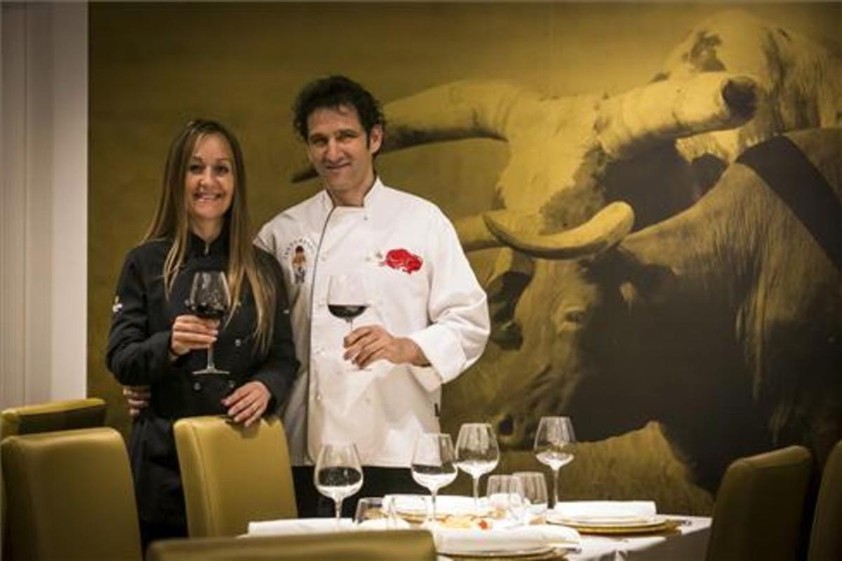 Paqui Esteban y Rafa Martínez, en el nuevo comedor de Can Xurrades. Foto: Joan Puig Paqui Esteban y Rafa Martínez, en el nuevo comedor de Can Xurrades. Foto: Joan Puig