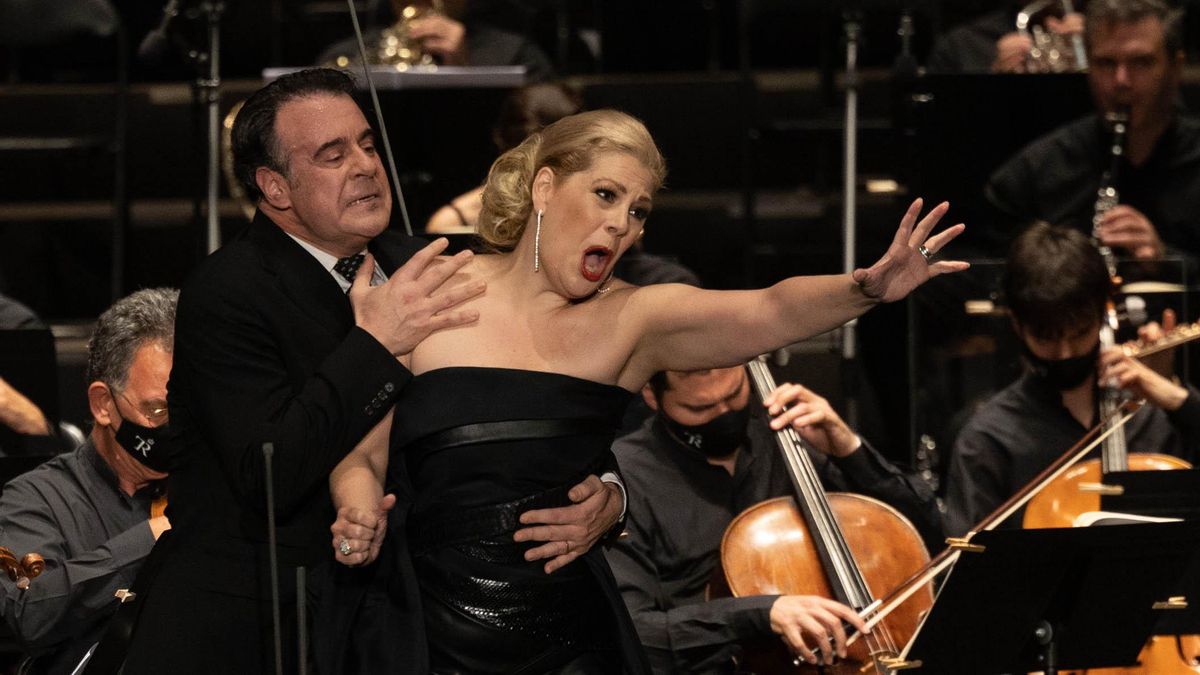 Sondra Radvanovsky y Carlos Álvarez, en ’Tosca’. Sondra Radvanovsky y Carlos Álvarez, en ’Tosca’.