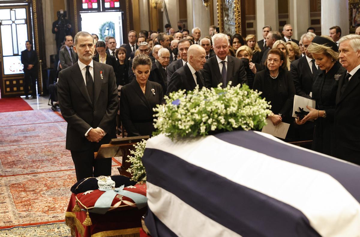La familia real española acude al funeral del rey Constantino II de Grecia.