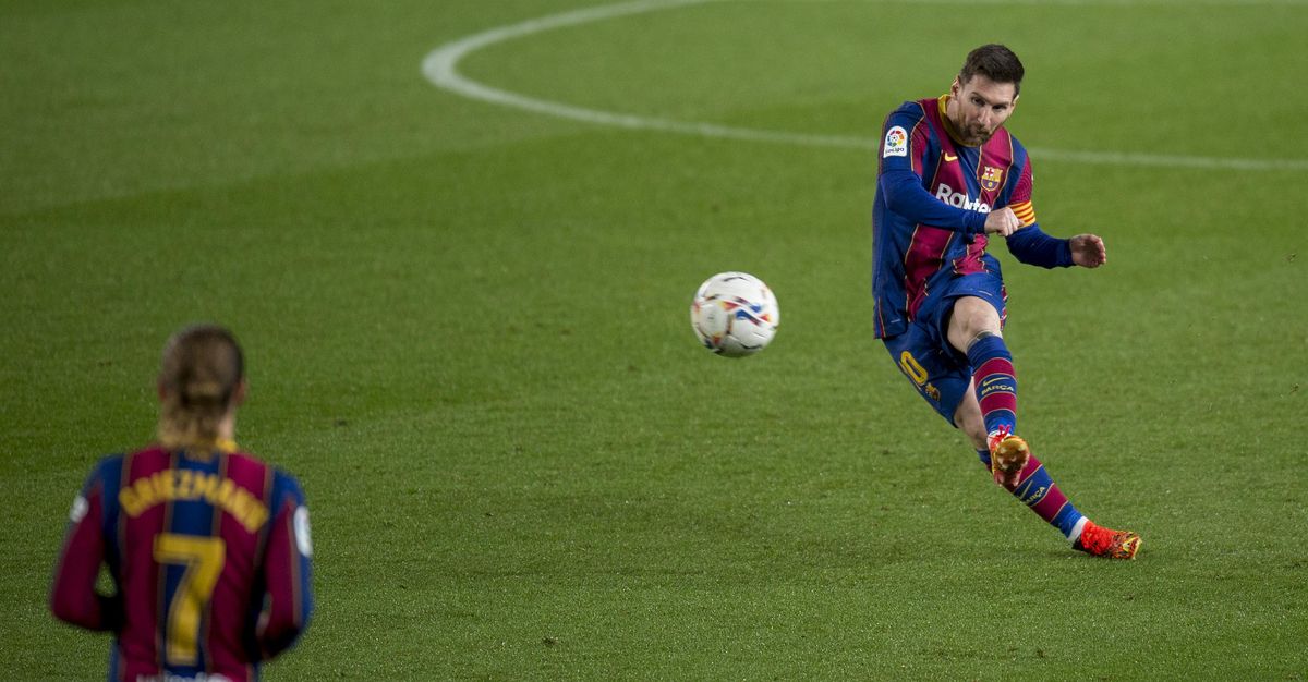 Messi lidera la caça del Barça a la Lliga Messi lidera la caça del Barça a la Lliga