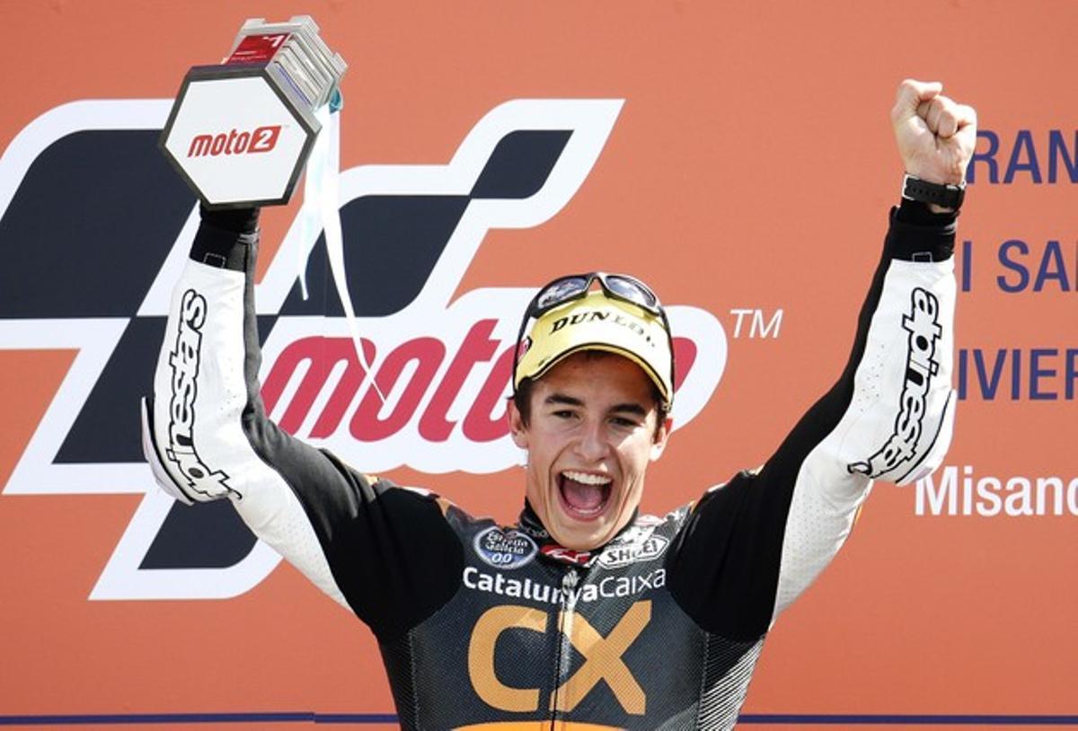 Marc Marquez, en el podio de Misano, celebrando su victoria en el GP de San Marino.