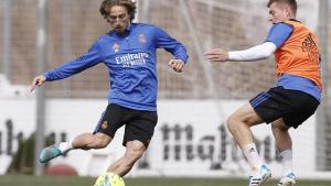 Luka Modric y Toni Kroos, durante un entrenamiento del Real Madrid.