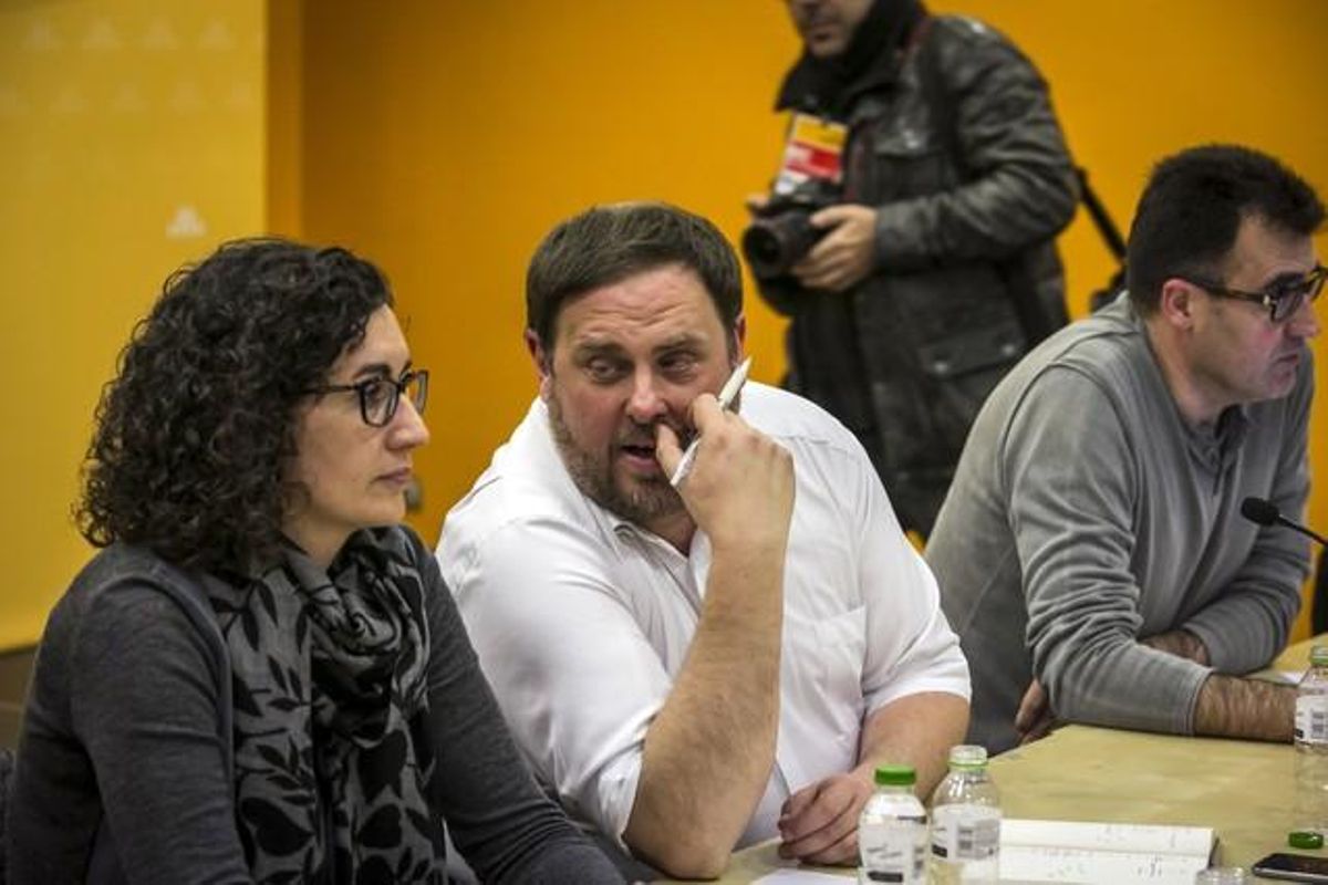 Oriol Junqueras y Marta Rovira durante la reunión de la ejecutiva de ERC. Oriol Junqueras y Marta Rovira durante la reunión de la ejecutiva de ERC.