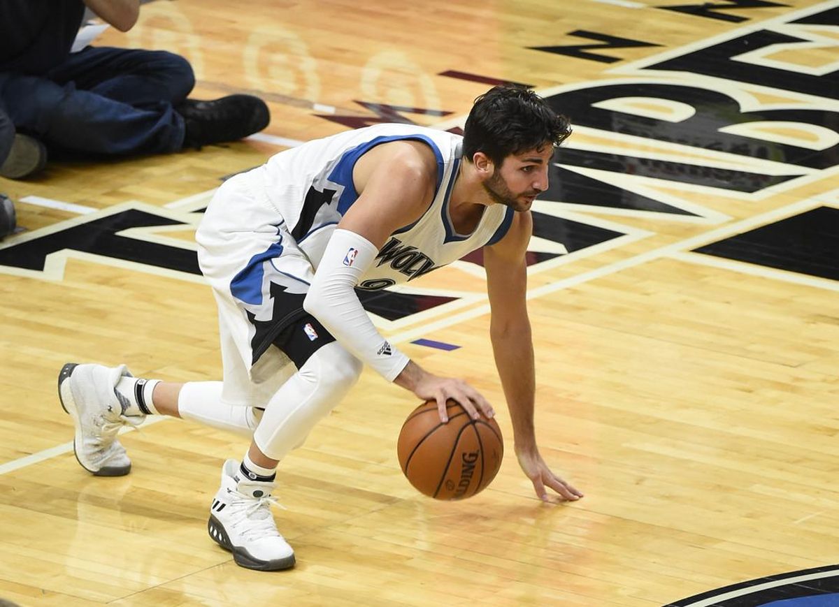 Ricky Rubio, en plena acción ante los Lakers. Ricky Rubio, en plena acción ante los Lakers.