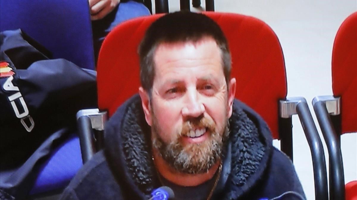 José Enrique Albuín Gey, alias ’el Chicle’, en el banquillo de acusados el pasado 10 de abril. José Enrique Albuín Gey, alias ’el Chicle’, en el banquillo de acusados el pasado 10 de abril.