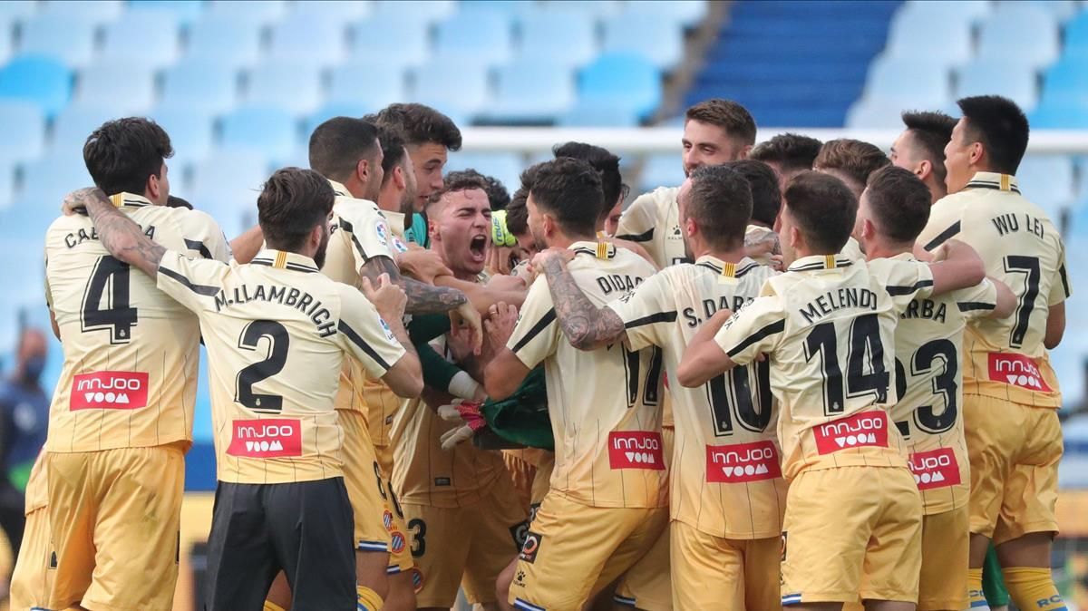 Los jugadores del Espanyol celebran el ascenso logrado este sábado en Zaragoza. Los jugadores del Espanyol celebran el ascenso logrado este sábado en Zaragoza.