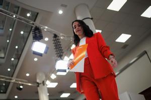 Inés Arrimadas busca retratar la soledad de Bal: "Si no pacta, perderá el congreso"