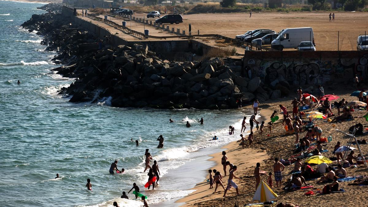 Les platges del litoral metropolità potencien la pràctica esportiva