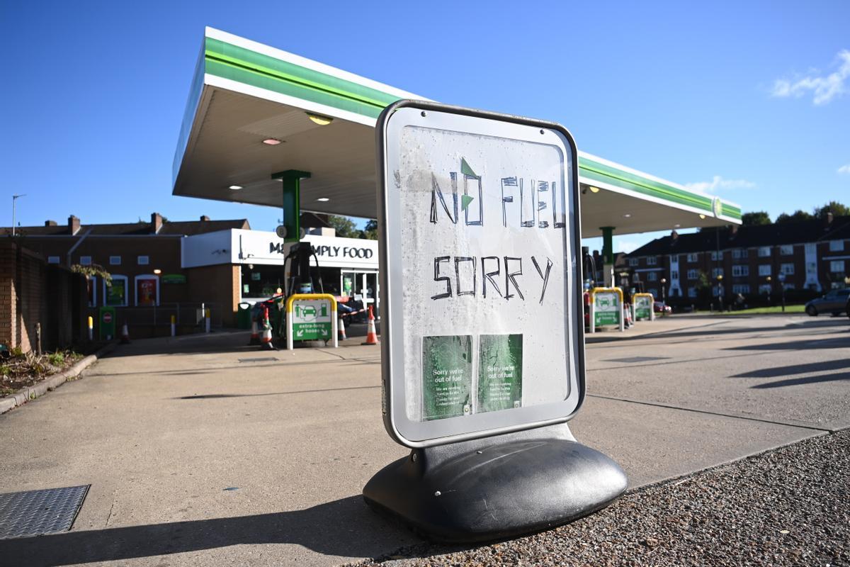 Un gasolinera de Londres cerrada por falta de carburante.