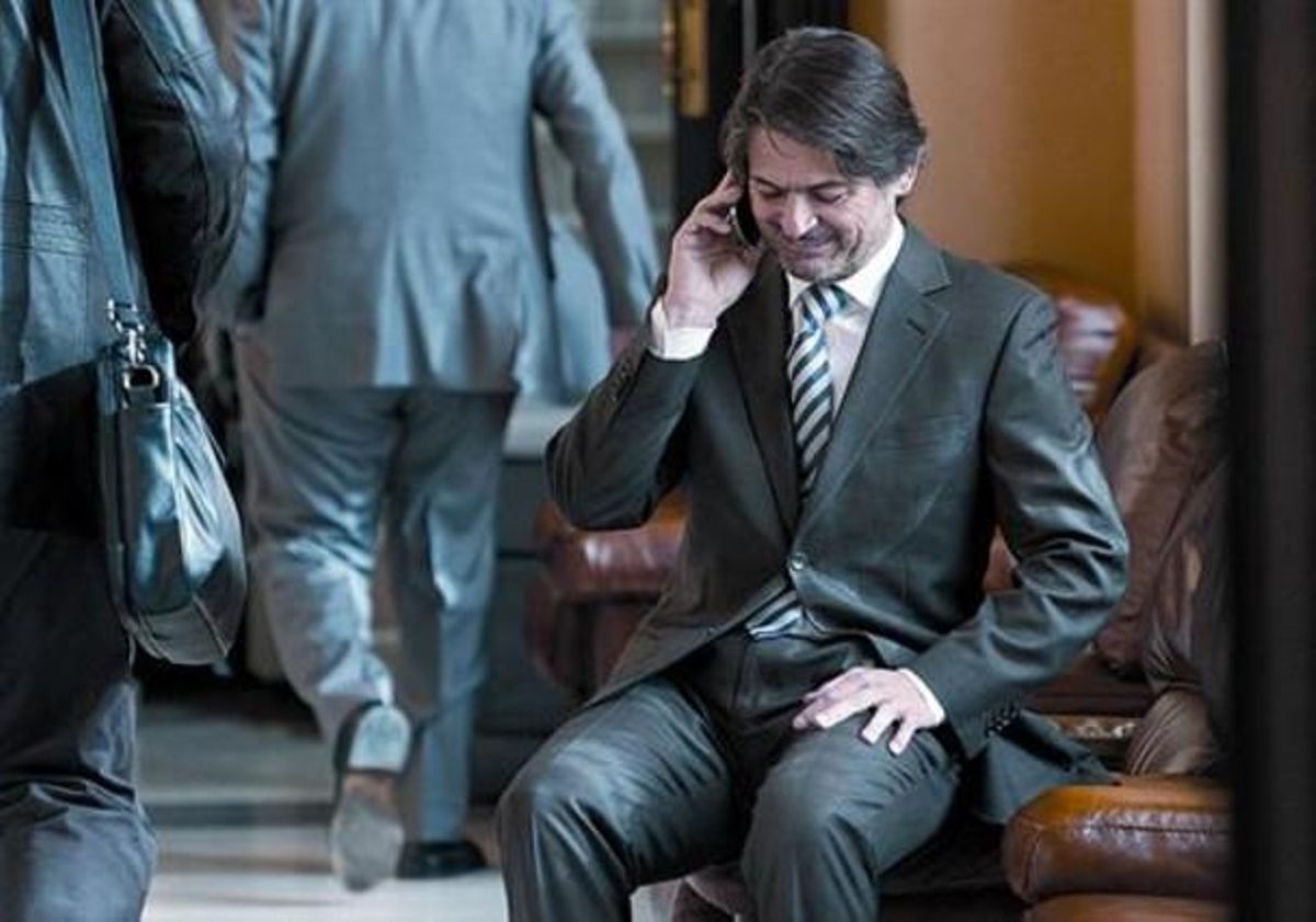 El diputado Oriol Pujol en un receso del pleno del Parlament del pasado 23 de enero. El diputado Oriol Pujol en un receso del pleno del Parlament del pasado 23 de enero.