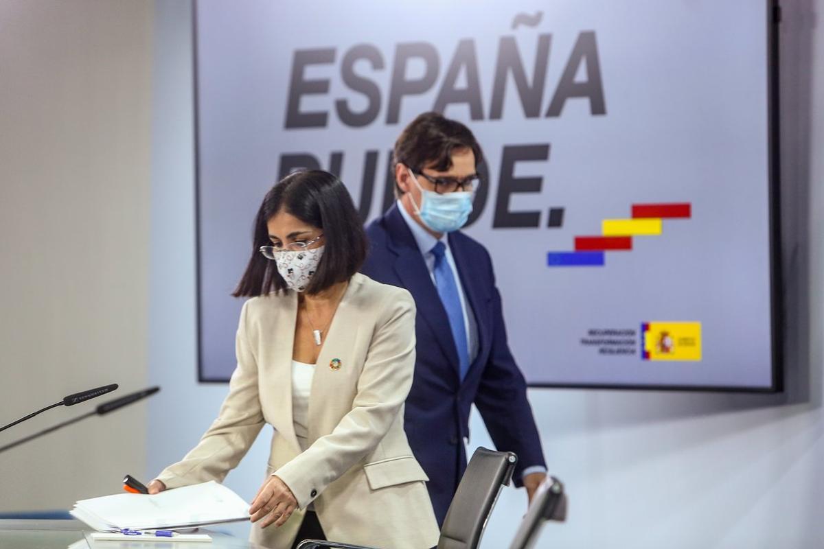 Los ministros de Política Territorial y Sanidad, Carolina Darias y Salvador Illa, este 4 de noviembre en la Moncloa tras la reunión del Consejo Interterritorial del Sistema Nacional de Salud (CISNS). Los ministros de Política Territorial y Sanidad, Carolina Darias y Salvador Illa, este 4 de noviembre en la Moncloa tras la reunión del Consejo Interterritorial del Sistema Nacional de Salud (CISNS).