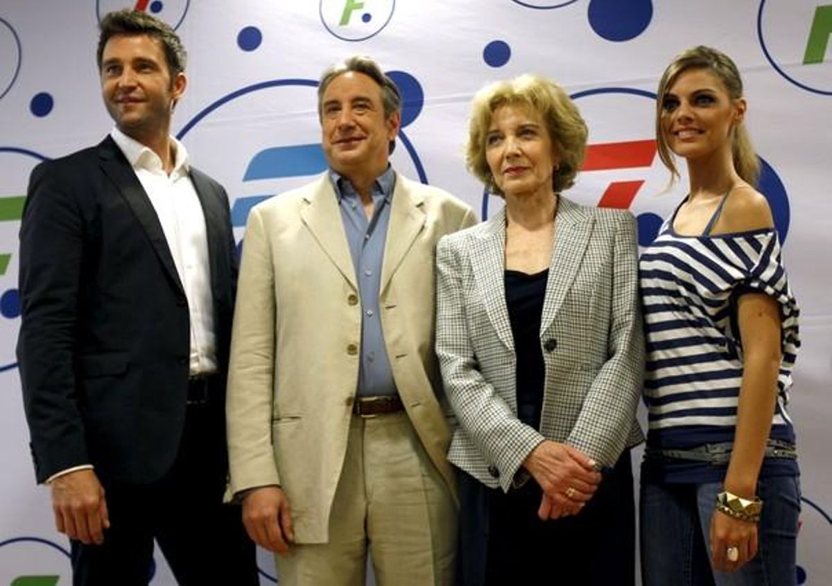 De izquierda a derecha, Fernando Gil, Juanjo Puigcorbé, Marisa Paredes y Amaia Salamanca, en la presentación de la serie, en mayo. De izquierda a derecha, Fernando Gil, Juanjo Puigcorbé, Marisa Paredes y Amaia Salamanca, en la presentación de la serie, en mayo.