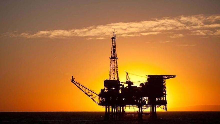 Oil companies break profit records spurred by Ukraine war