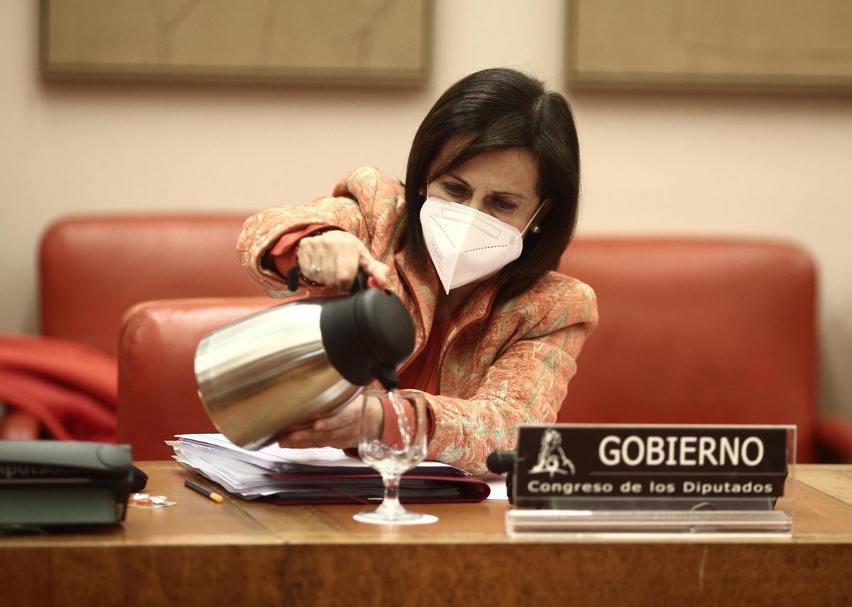 Robles defiende la actuación del Gobierno sobre Ucrania: "España no puede mirar a otro lado" Robles defiende la actuación del Gobierno sobre Ucrania: "España no puede mirar a otro lado"