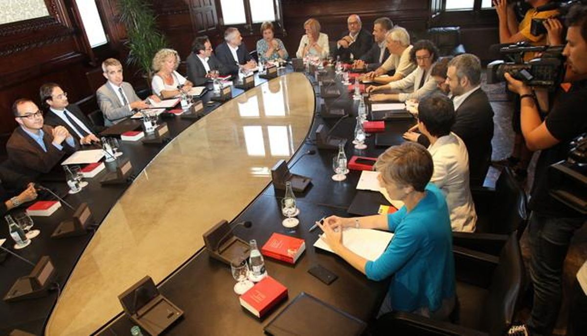 La Junta de Portavoces del Parlament, reunida de urgencia por la comparecencia de Pujol, este jueves. La Junta de Portavoces del Parlament, reunida de urgencia por la comparecencia de Pujol, este jueves.