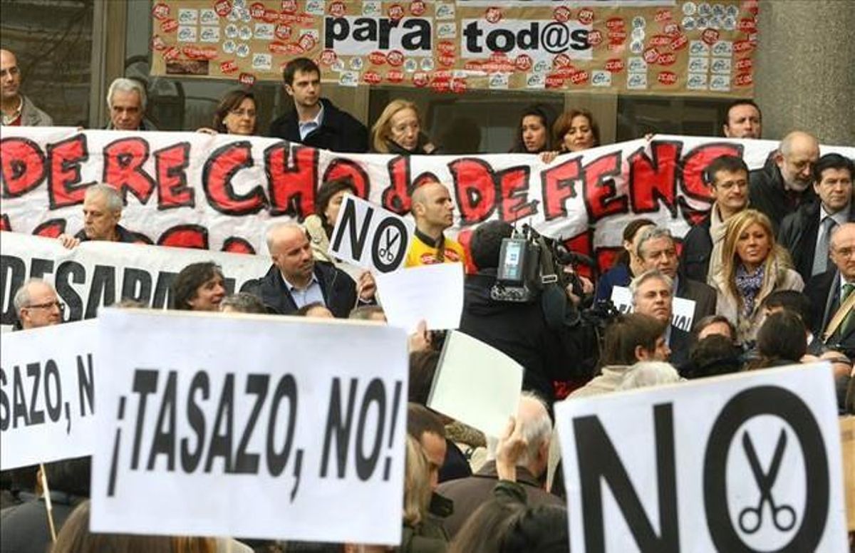 Concentración de funcionarios judiciales ante los juzgados de plaza Castilla en Madrid. Concentración de funcionarios judiciales ante los juzgados de plaza Castilla en Madrid.