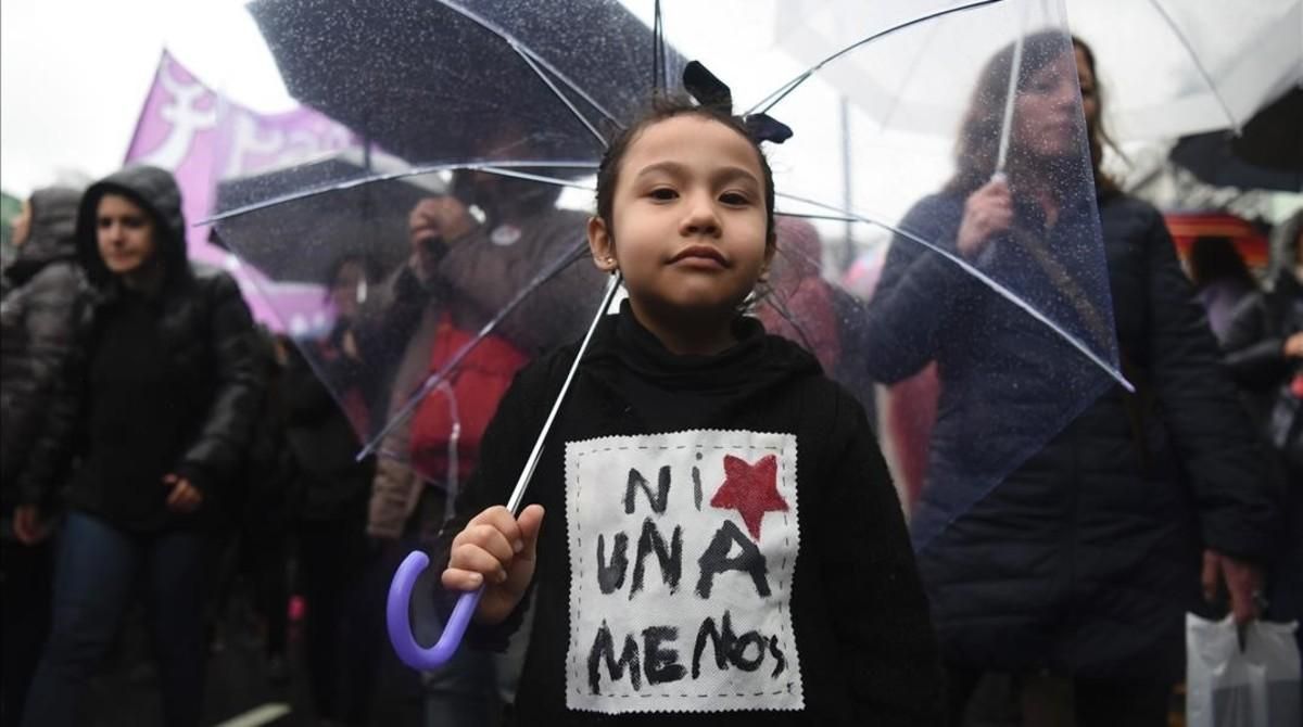 Imagen de la marcha de protesta en Buenos Aires bajo el eslogan Ni una menos. Imagen de la marcha de protesta en Buenos Aires bajo el eslogan Ni una menos.
