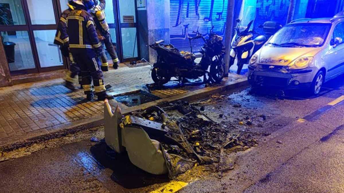 Detingut per provocar set incendis en una nit a Barcelona Detingut per provocar set incendis en una nit a Barcelona