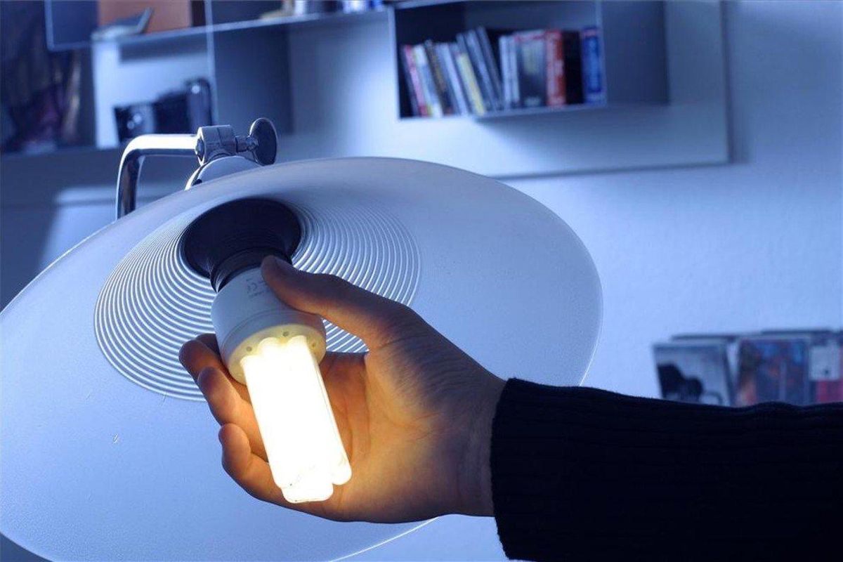 La luz de una bombilla. La luz de una bombilla.