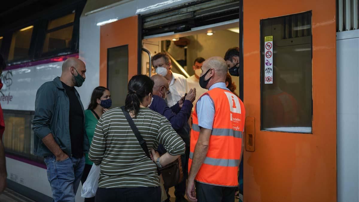 El Govern promet invertir 844,61 milions a Rodalies per seduir ERC El Govern promet invertir 844,61 milions a Rodalies per seduir ERC