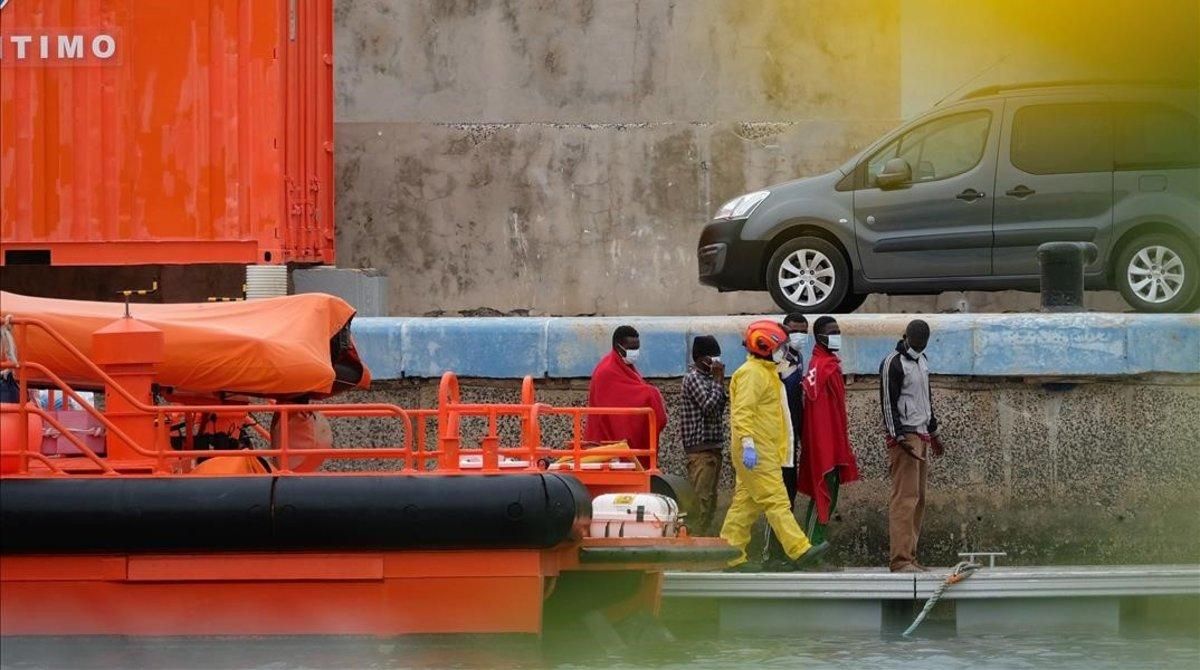 Salvamento Marítimo salva a 39 refugiados cerca de la isla de Fuerteventura Salvamento Marítimo salva a 39 refugiados cerca de la isla de Fuerteventura