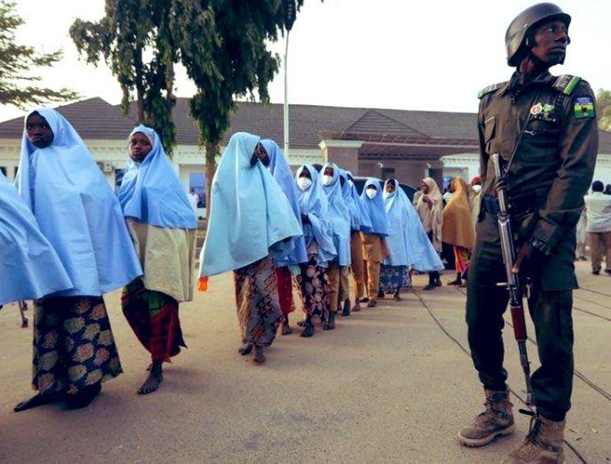 Imagen de archivo de la liberación de un grupo de niñas en Nigeria. Imagen de archivo de la liberación de un grupo de niñas en Nigeria.