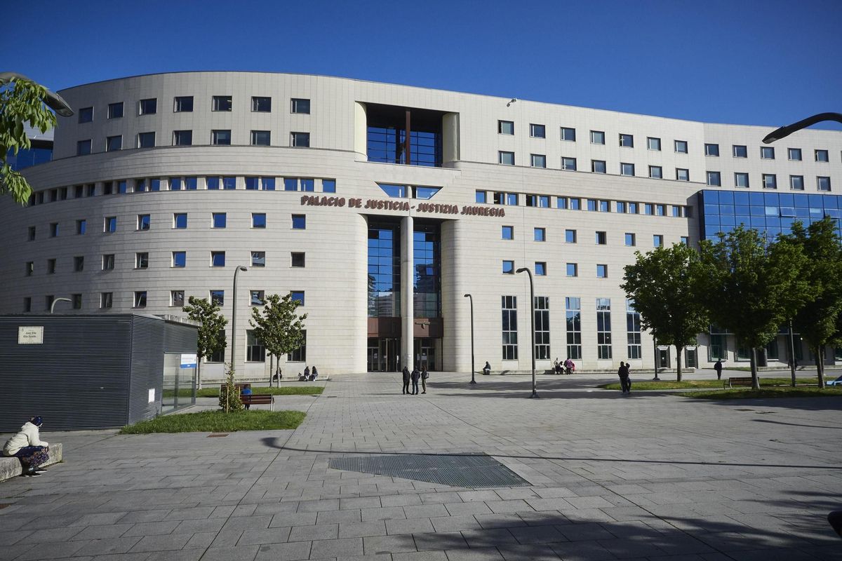 Prisión para una pareja en Pamplona acusada de tener un plan para matar a la exmujer del hombre Prisión para una pareja en Pamplona acusada de tener un plan para matar a la exmujer del hombre