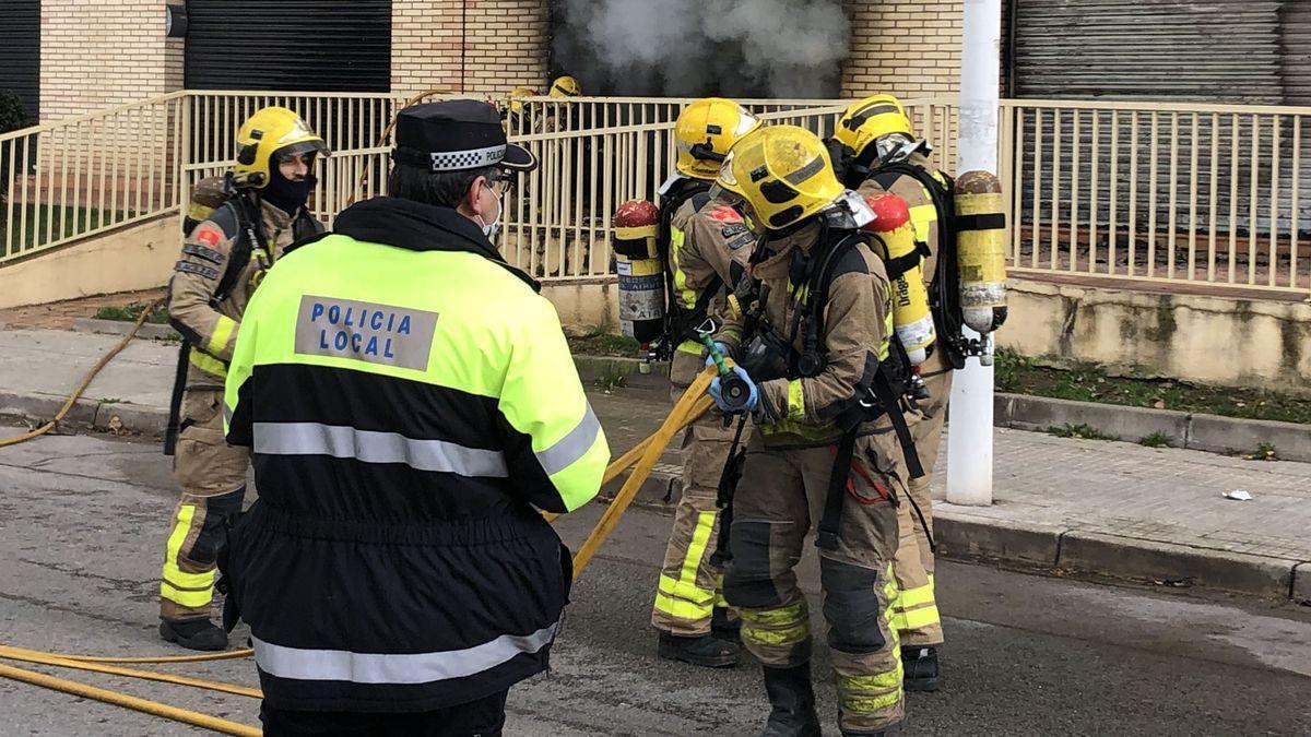 Un altre equip de respiració defectuós deixa sense aire un bomber en un foc de Girona