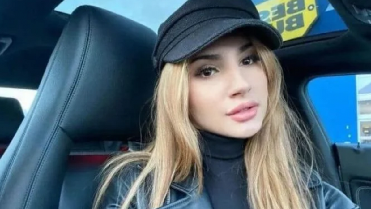 Muere a los 21 años la 'influencer' Tanya Pardazi por un accidente en  paracaídas