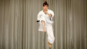 Sandra Sánchez en acción. Es la mejor karateca en kata femenino, medalla de oro en los Juegos Olímpicos 
